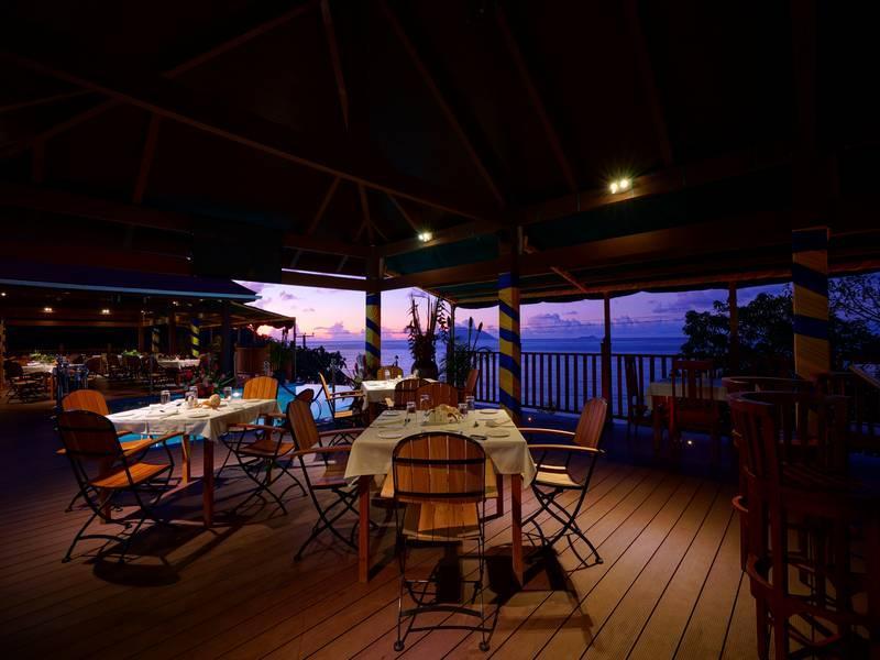 Treasure Cove Hotel & Restaurant Бель-Омбр Экстерьер фото