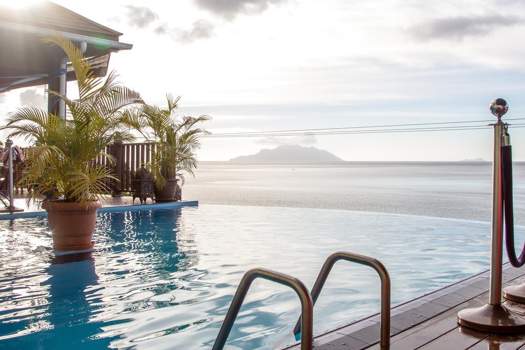 Treasure Cove Hotel & Restaurant Бель-Омбр Экстерьер фото